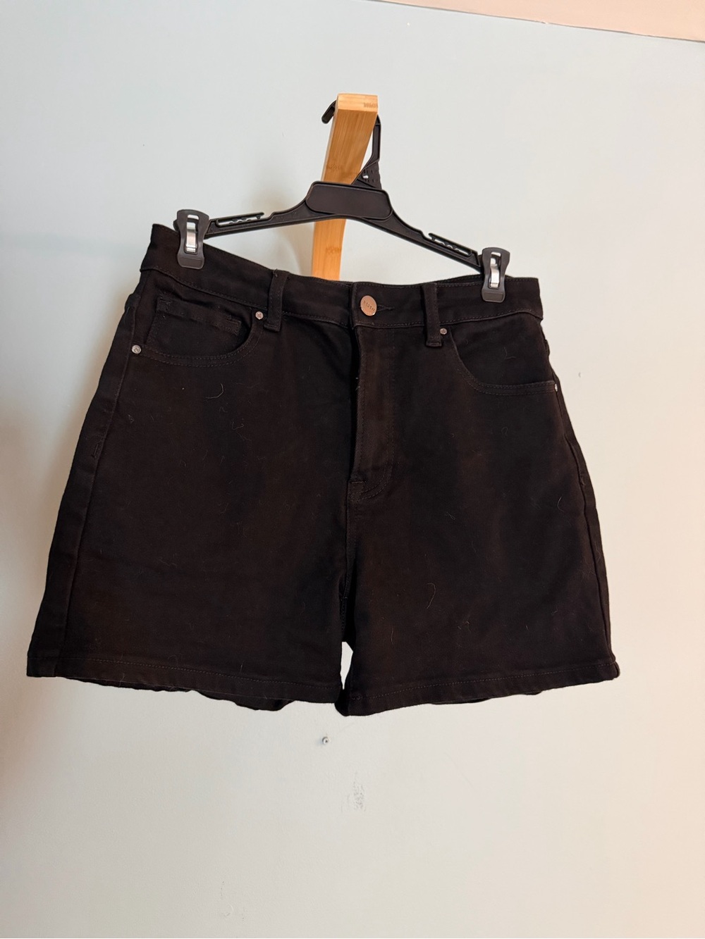 High-Rise Black Denim Shorts with Classic Five-Pocket Style